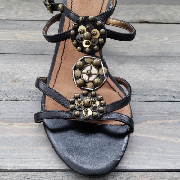 Nine West Ladies Strappy Sandal Brass Accents  sz8 - Picture 4 of 7